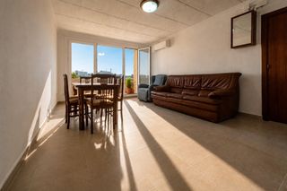 Miete Etagenwohnung in Espronceda. Piso de 3 habitaciones, todo exterior y muy luminoso,