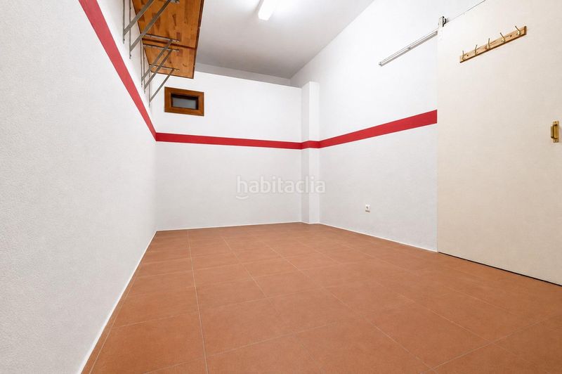 Foto 1f10e828-db45-49d1-b215-349b4c233a25. Casa amb calefacció aparcament a Eixample Sabadell