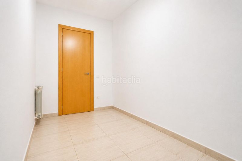 Foto d1f2e062-dc5c-42f4-8b9c-5b85b21ebda6. Casa amb calefacció aparcament a Eixample Sabadell