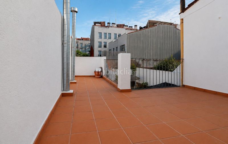 Foto feef46e6-65d8-4628-988c-6548850f1e62. Casa amb calefacció aparcament a Eixample Sabadell