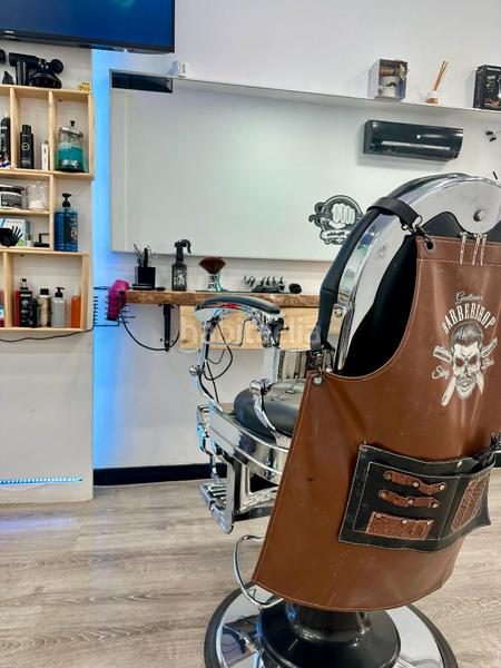 Foto dd21420d-2142-4de5-aefa-8a8122a73f8f. Traspaso local comercial traspaso barbería con cabina de estética en Barcelona