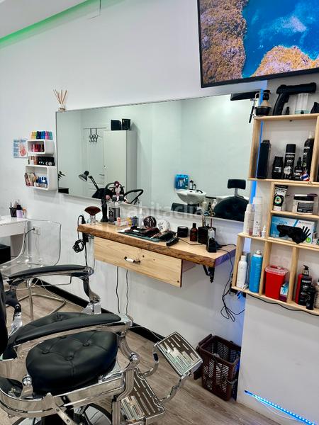 Foto fe4dab7c-7708-4709-b665-701113ecd000. Traspaso local comercial traspaso barbería con cabina de estética en Barcelona
