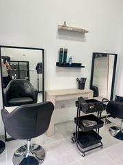 Pas-de-porte Local commercial à Carrer de còrsega 567. Traspaso peluquería unisex con vivienda (sin cédula)