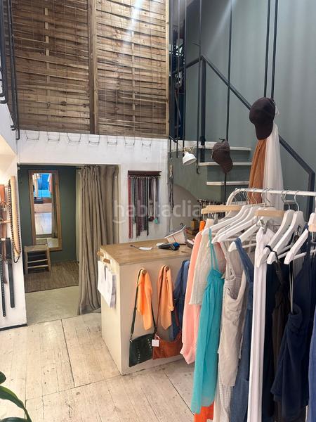 Foto 2d7dcfa2-8286-47a8-b883-83248183f700. Traspaso local comercial traspaso tienda de ropa y zapatería en Barcelona