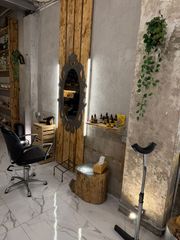 Traspàs Local Comercial a Carrer de casp 63. Traspaso peluquería unisex