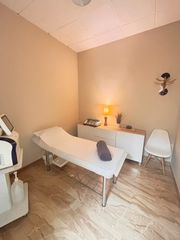 Transfer Business premise  Carrer de valència. Traspaso clínica de medicina estética, nutrición y psicología