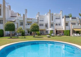 Dúplex a Marbella miragolf. Elegante casa duplex para golfistas en la prestigiosa urbanizaci