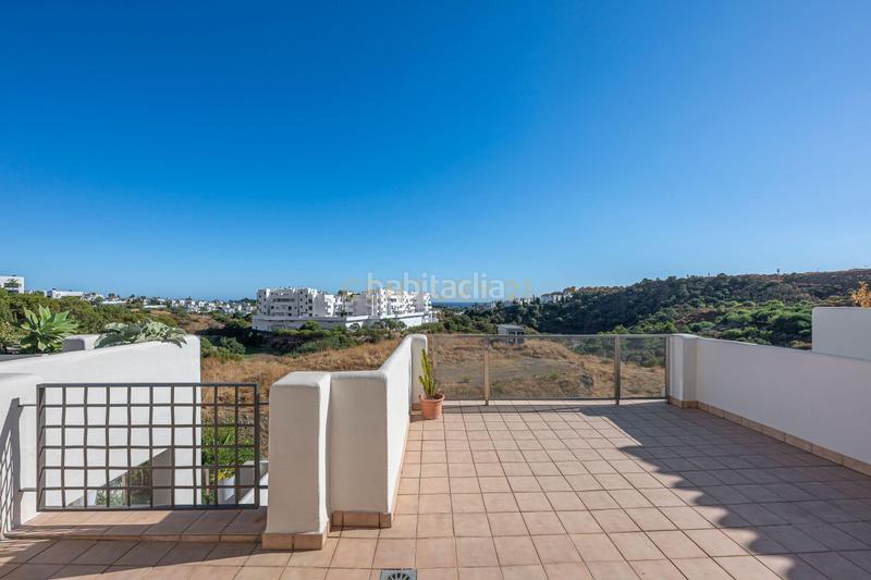 Foto 183961c2-e034-45af-b53b-18d21aed9c8c. Zweistöckige wohnung mit parking pool in La Concha - Resina Golf Estepona