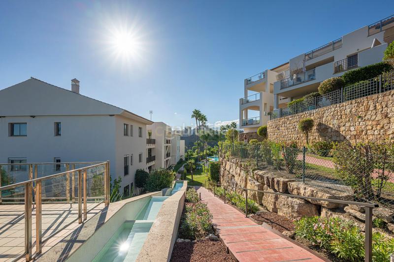 Foto 356fe877-ae5e-4da3-81cb-a5ec8dbc5a0a. Zweistöckige wohnung mit parking pool in La Concha - Resina Golf Estepona