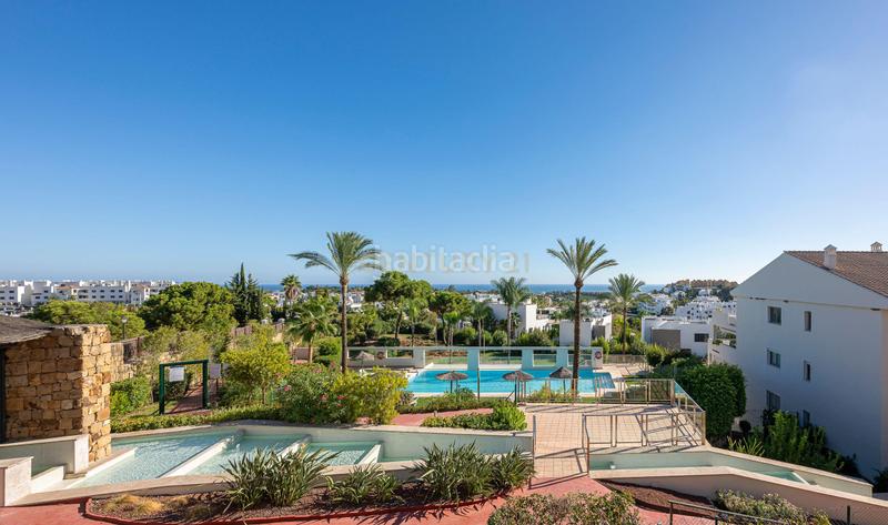 Foto 6d661eb4-430b-4a42-aeee-5a8322ff89fe. Zweistöckige wohnung mit parking pool in La Concha - Resina Golf Estepona