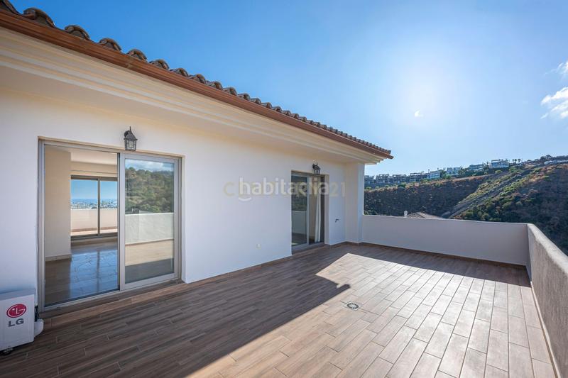 Foto 7c28472d-117b-43d6-9020-79725cae1afe. Zweistöckige wohnung mit parking pool in La Concha - Resina Golf Estepona