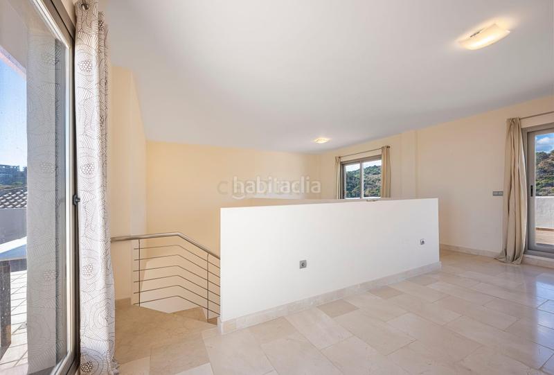 Foto a9a39cf7-48c7-4e5f-8f5e-1c75a64e7402. Zweistöckige wohnung mit parking pool in La Concha - Resina Golf Estepona