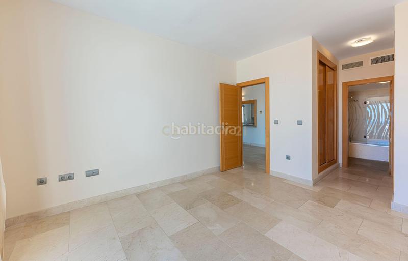 Foto c02c7f09-f957-4956-a0cf-9c066bb85e07. Zweistöckige wohnung mit parking pool in La Concha - Resina Golf Estepona