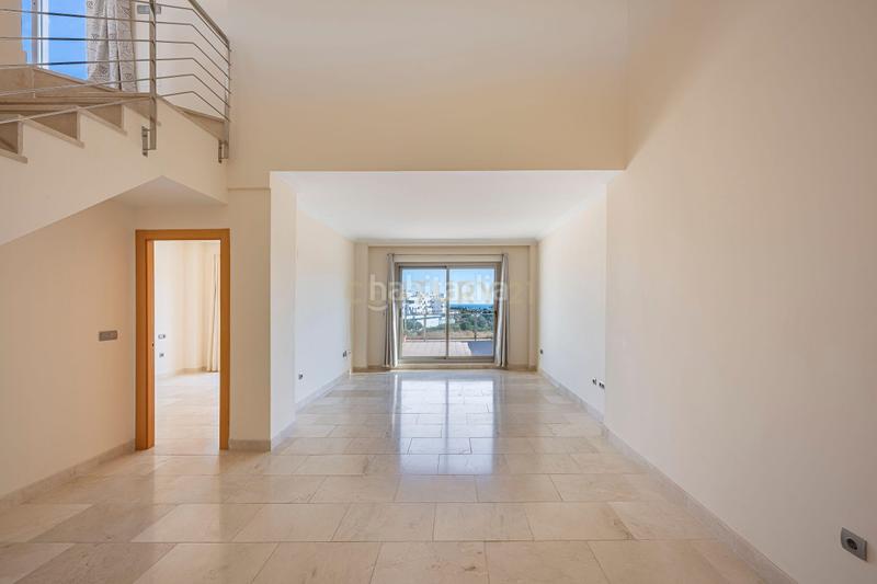 Foto d6c88e8d-b7df-4870-8c76-31e6627e78de. Zweistöckige wohnung mit parking pool in La Concha - Resina Golf Estepona