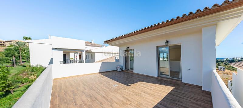 Foto e8bd2e5e-fe2a-4120-960c-fa39cfb412ef. Zweistöckige wohnung mit parking pool in La Concha - Resina Golf Estepona