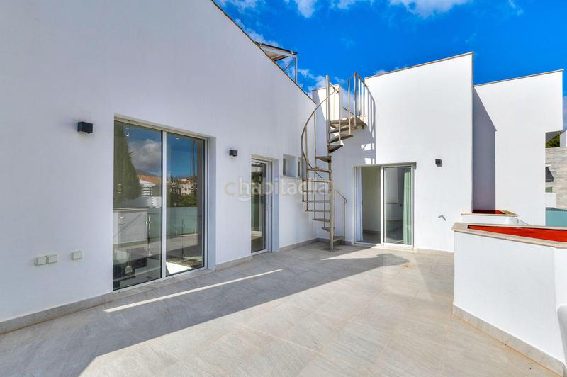 Foto 5f38f21b-6fdd-44fa-8627-3520736c6a9d. Lloguer casa amb aparcament a Nueva Alcántara Marbella