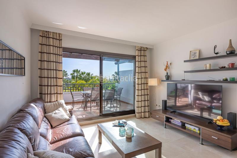 Foto 1249e89f-d2b5-4b96-8eda-5058b6c270fb. Apartament amb piscina a La Concha - Resina Golf Estepona