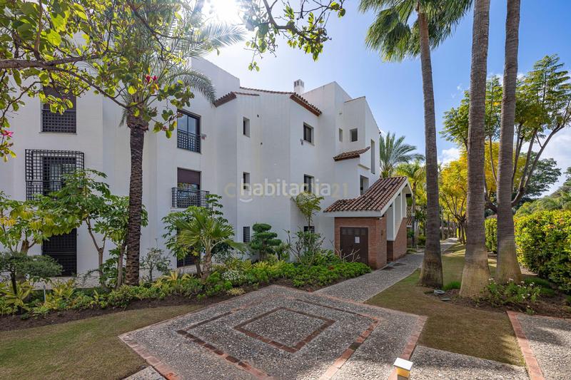 Foto 2ee2bca6-9757-461f-ae4a-d7695006cb49. Apartament amb piscina a La Concha - Resina Golf Estepona