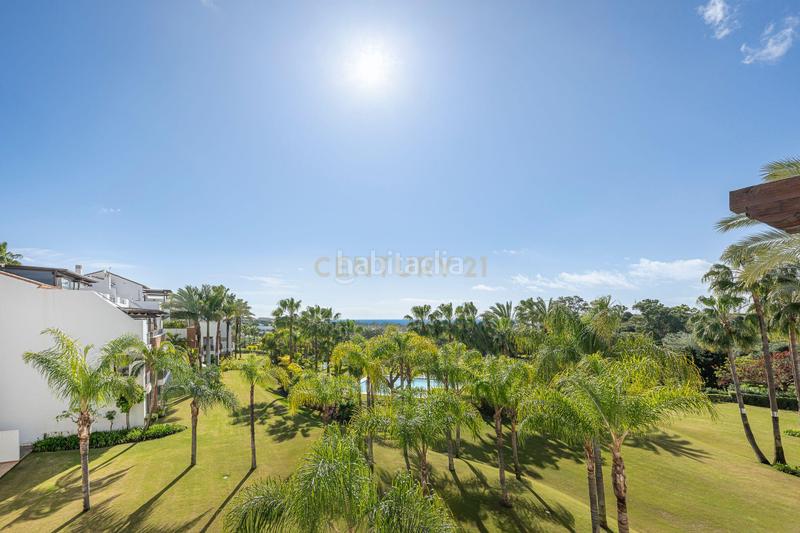 Foto f9bc5074-65f5-4b3c-ba5e-708c8d0f6ee0. Apartament amb piscina a La Concha - Resina Golf Estepona