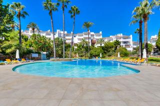 Appartement à El Castillo. Apartamento con vistas al mar en pueblo camelot, manilva