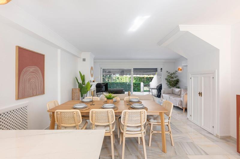 Foto 29184e73-0ec0-46fa-8970-1c99b8c193d0. Casa a schiera con piscina in Nueva Alcántara Marbella