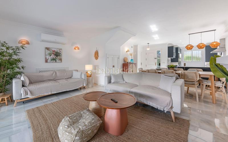 Foto 88c54e86-89c1-49fd-8d1b-9a52fb94e77b. Casa a schiera con piscina in Nueva Alcántara Marbella