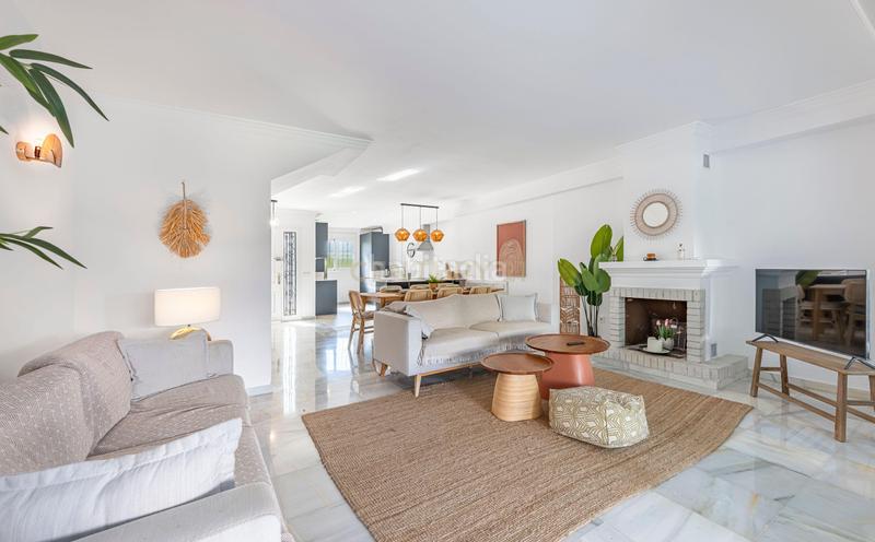 Foto cb1a96c2-b9ee-4139-b850-9ba709c2b109. Casa a schiera con piscina in Nueva Alcántara Marbella