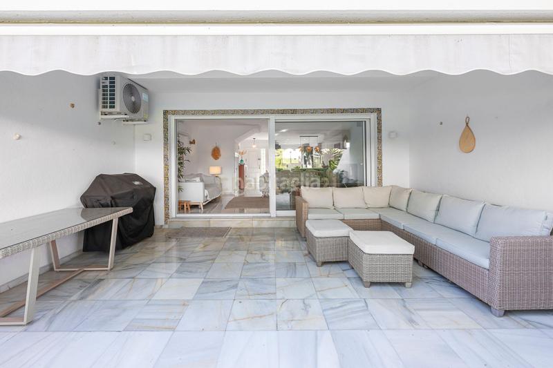 Foto dcbc470c-7989-47a3-a691-677077678673. Casa a schiera con piscina in Nueva Alcántara Marbella