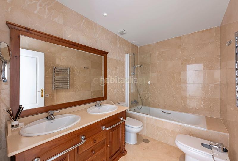 Foto 9480ec83-fa78-4fff-ba5c-cd9bc629e25d. Lloguer apartament amb piscina a los arqueros - puerto del almendro Benahavís