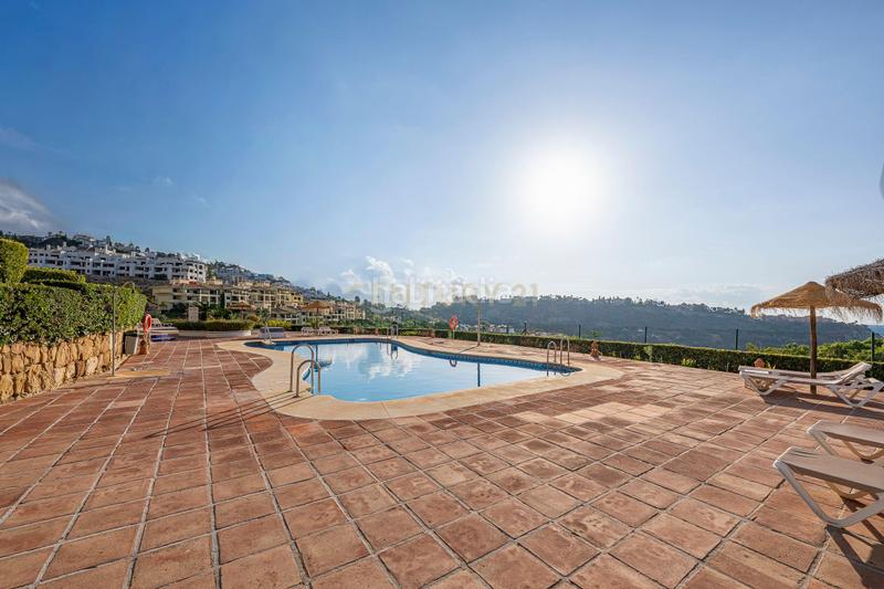 Foto 99f61124-6b83-440a-ac09-bc7f91f779e6. Rent apartment with pool in los arqueros - puerto del almendro Benahavís