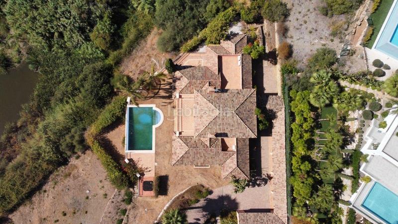 Foto 0cad455e-38cf-4dc7-810e-af2e6ec91caa. Chalet avec parking dans La Alquería Benahavís