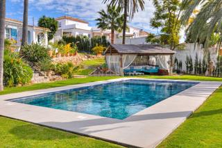 Casa  Marbella buganvillas. Impresionante villa independiente de 5 dormitorios en san pedro