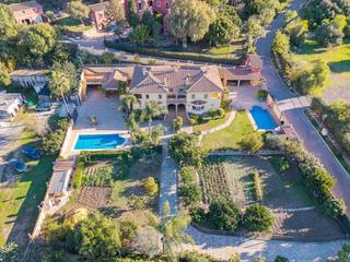 Casa in La Quinta. Su santuario mediterráneo con vistas al golf exclusiva villa par