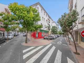 Piano terra in Centro. Amplio apartamento en estepona, málaga  4 habitaciones