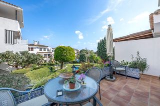 Casa a schiera in Villacana - Costalita - Saladillo. Casa adosada en venta en albayalde, estepona  199 m construidos,