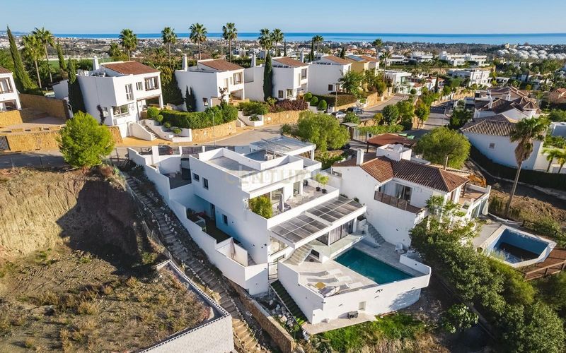 Foto ce0e05cb-4029-4493-b65f-7185e625deac. Casa amb aparcament piscina a La Alquería Benahavís