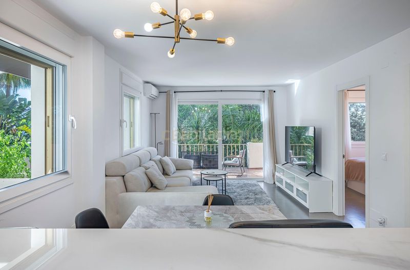Foto 91a8ddcd-9ec0-4a46-a2d4-a51e5e4b51cd. Apartament amb piscina a Nueva Andalucía centro Marbella
