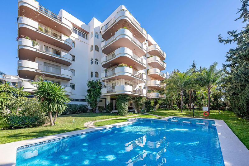 Foto c9d2dbaf-dc59-4418-b4f2-fc41870df7d9. Apartament amb piscina a Nueva Andalucía centro Marbella