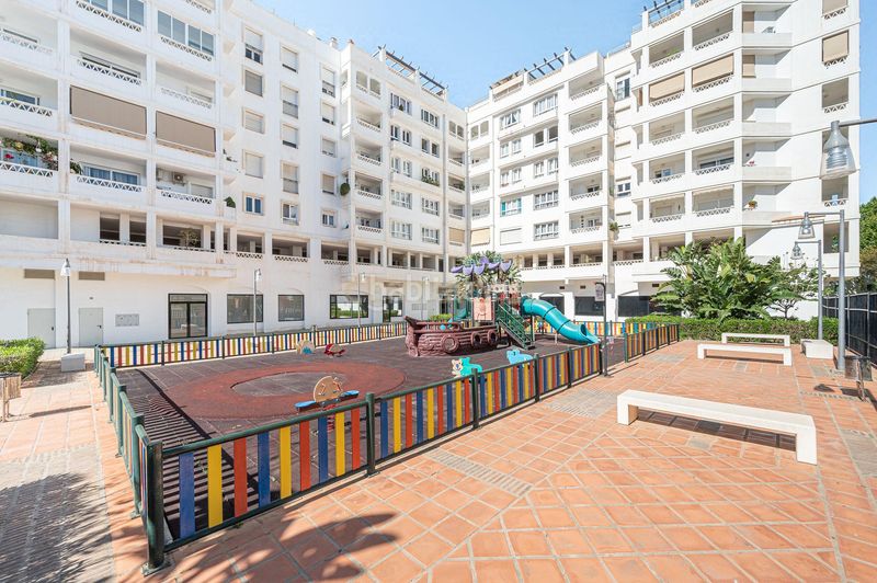 Foto 4c5cf2fb-a6d6-4acc-ab52-31c43db56e4b. Aparcament cotxe a Rodeo Alto - Guadaiza - La Campana Marbella