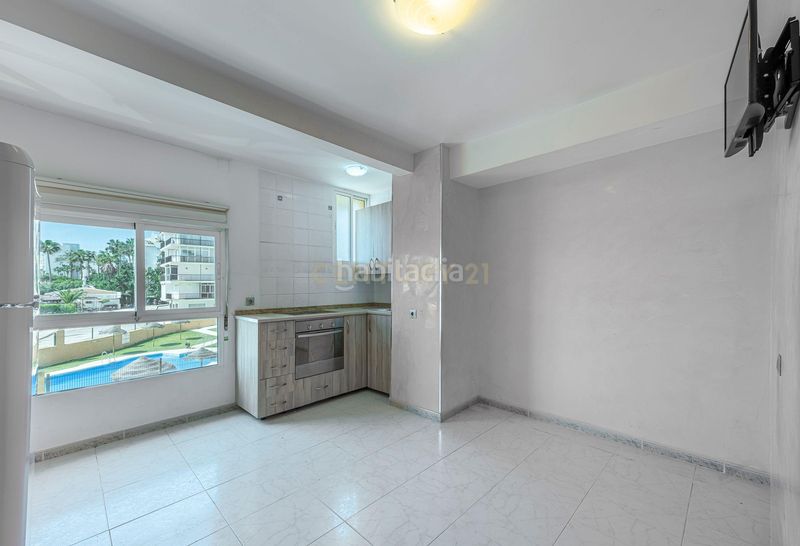 Foto 5c03bbc0-de7f-48c5-9765-e6048dbac093. Estudi amb piscina a Calahonda Mijas