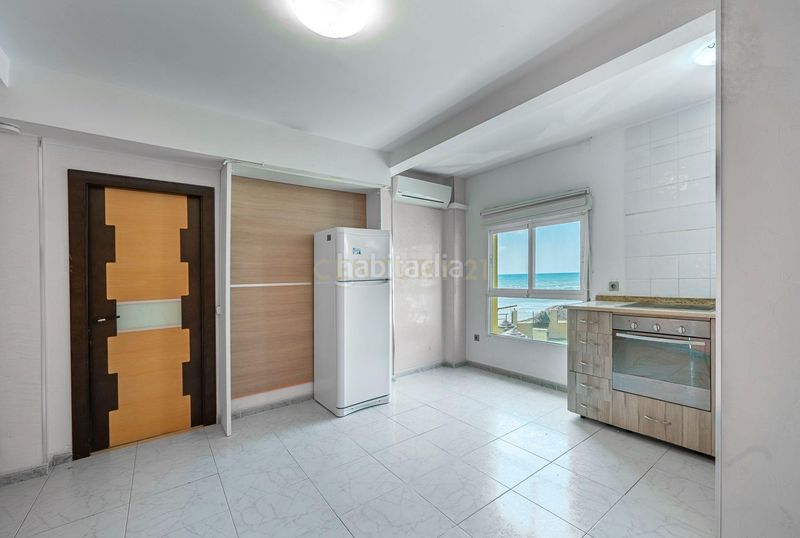 Foto c1d02df7-1d10-4280-984a-b4ab50b7419a. Estudi amb piscina a Calahonda Mijas
