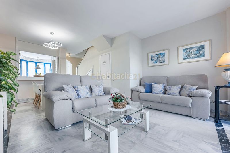 Foto 489df505-cb5a-4e75-85b6-aaf17884080b. Dúplex amb piscina a Playa de la Fontanilla Marbella