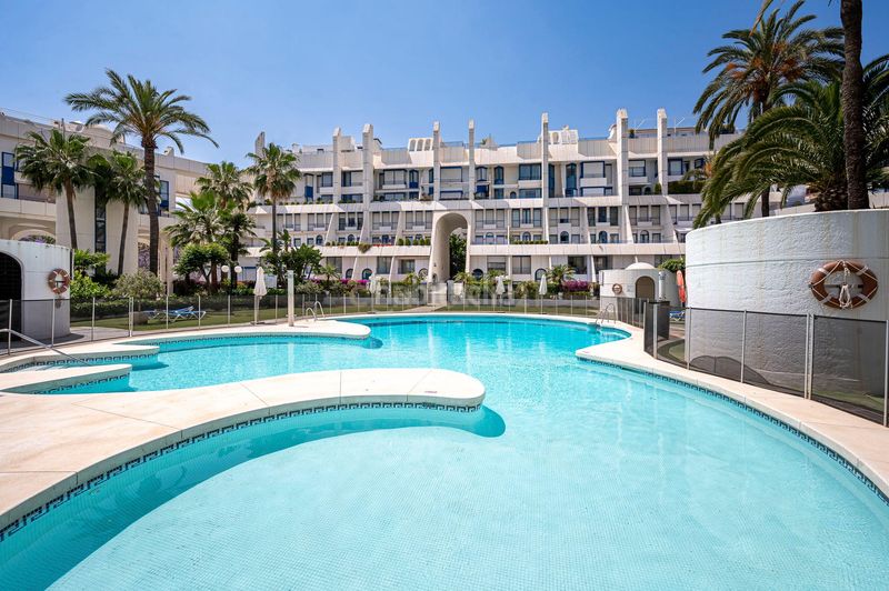 Foto 585ceaee-c560-4eb4-949c-750e7ed0f56f. Dúplex amb piscina a Playa de la Fontanilla Marbella