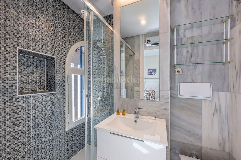Foto 74bea3bd-6b6e-4942-aee4-745e35eee7b1. Dúplex amb piscina a Playa de la Fontanilla Marbella