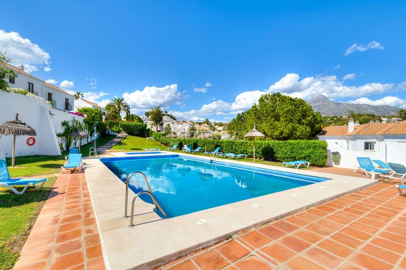 Foto df71a770-3496-411f-b741-1c4c7a24d3b6. Casa amb piscina a Los Naranjos Marbella