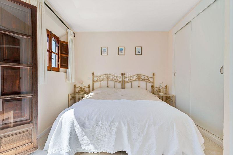 Foto ffdd823a-a18c-4138-8c4b-70f3ab53e8e3. Casa amb piscina a Los Naranjos Marbella