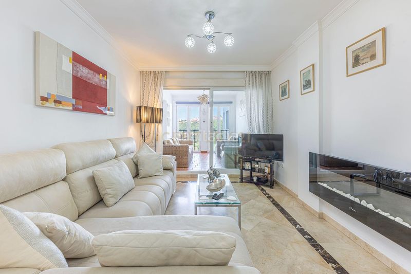 Foto 53f7c30f-e2c3-49b8-83d1-2fd9b5e18a8a. Apartament amb aparcament piscina a El Castillo Manilva
