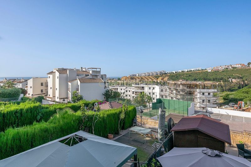 Foto 60606d0e-46de-4f1d-8817-a241517cabd2. Apartament amb aparcament piscina a El Castillo Manilva