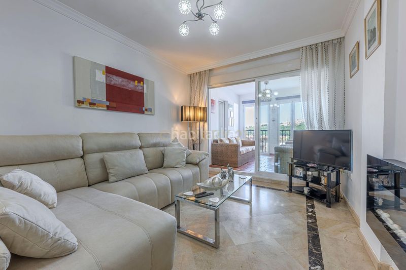 Foto bfc940d5-e287-4961-9cdb-a2dd28841738. Apartament amb aparcament piscina a El Castillo Manilva