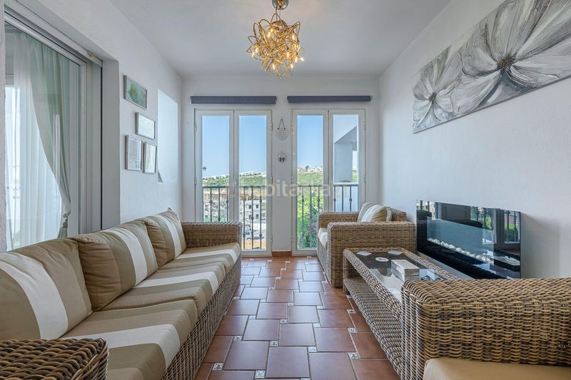 Foto fcc87357-0f63-481a-923d-903fb525ceb6. Apartament amb aparcament piscina a El Castillo Manilva